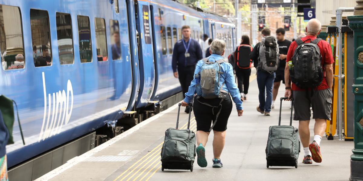 Lumo train on platform