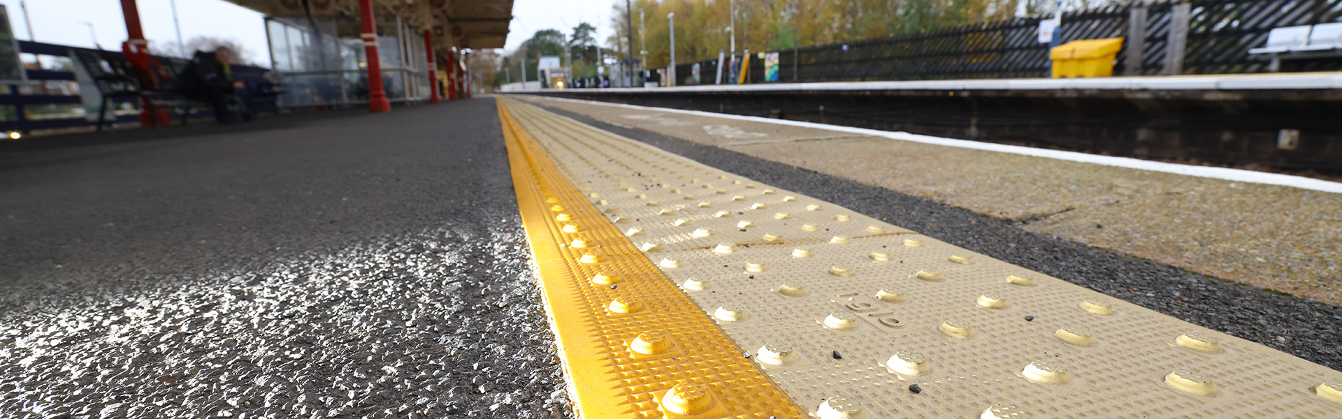 Yellow line at Morpeth station
